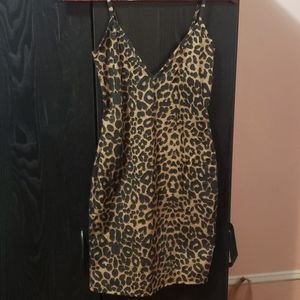Leopard v neck bodycon dress